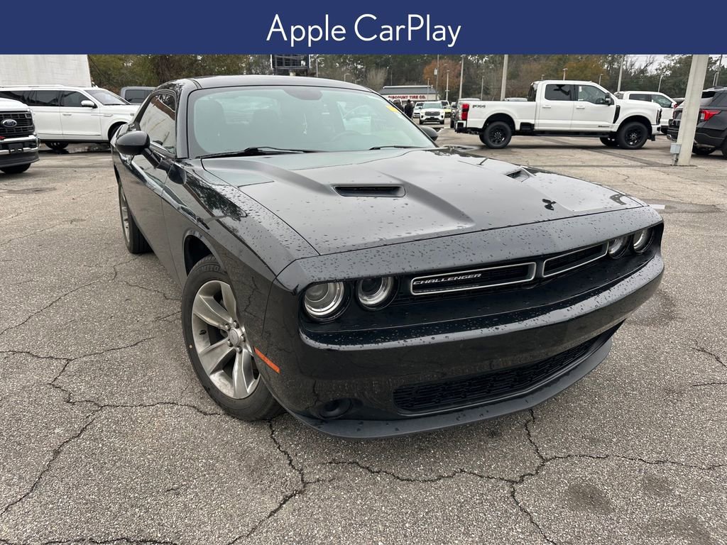 Used 2019 Dodge Challenger SXT image 9