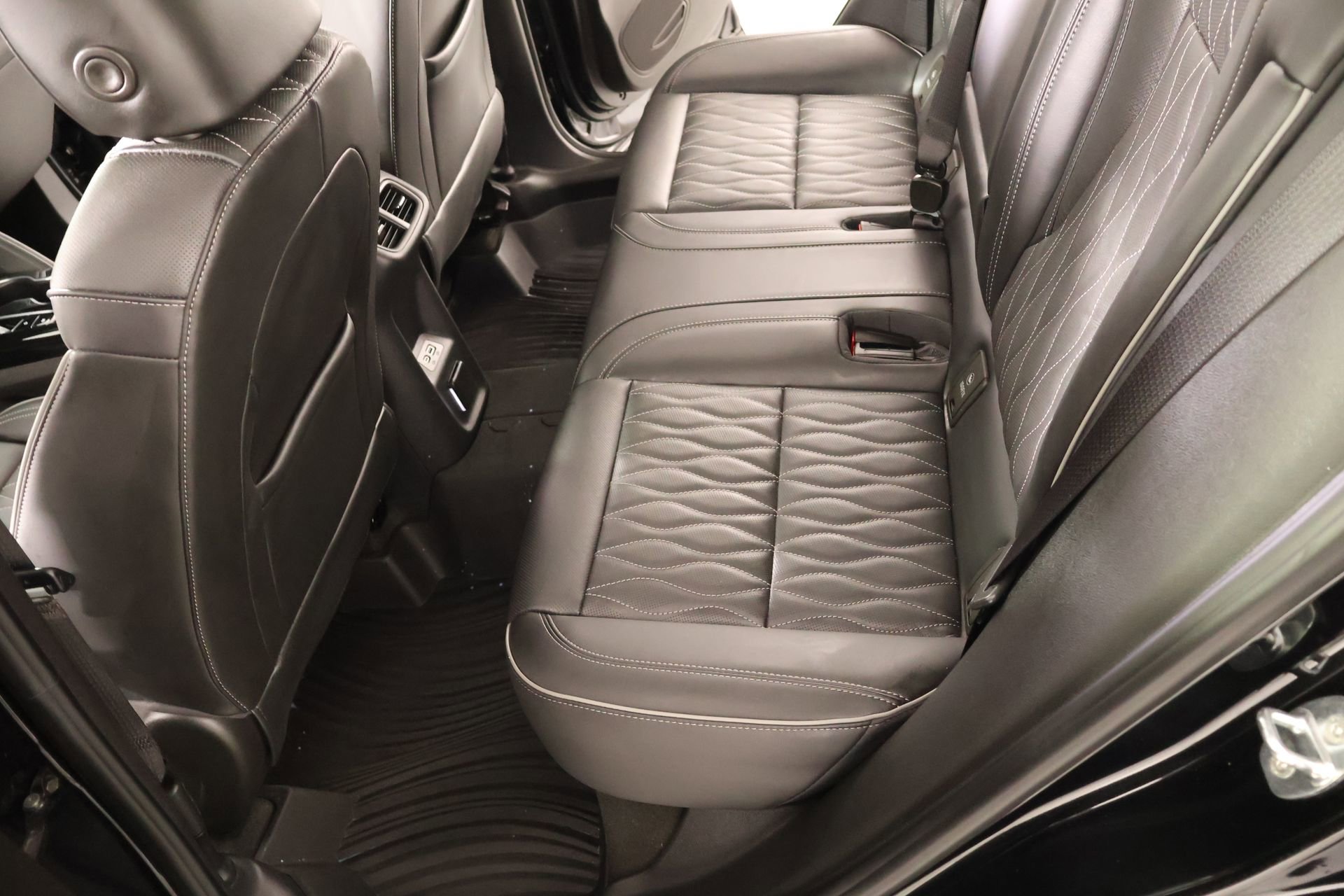 Used 2023 Buick Envision Avenir FWD image 13
