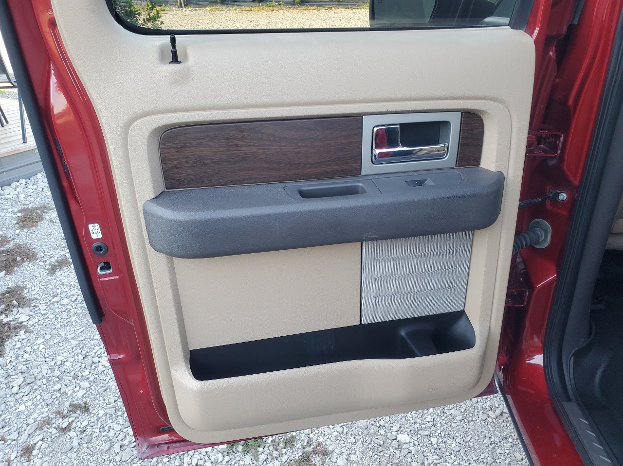 Used 2014 Ford F150 Lariat w/ Equipment Group 502A Luxury image 17