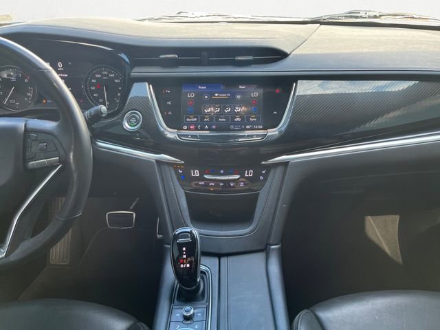 Used 2023 Cadillac XT6 Sport w/ Technology Package image 14