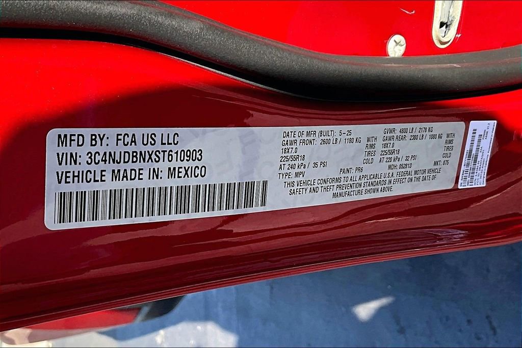 Used 2025 Jeep Compass Latitude w/ Altitude Special Edition image 17