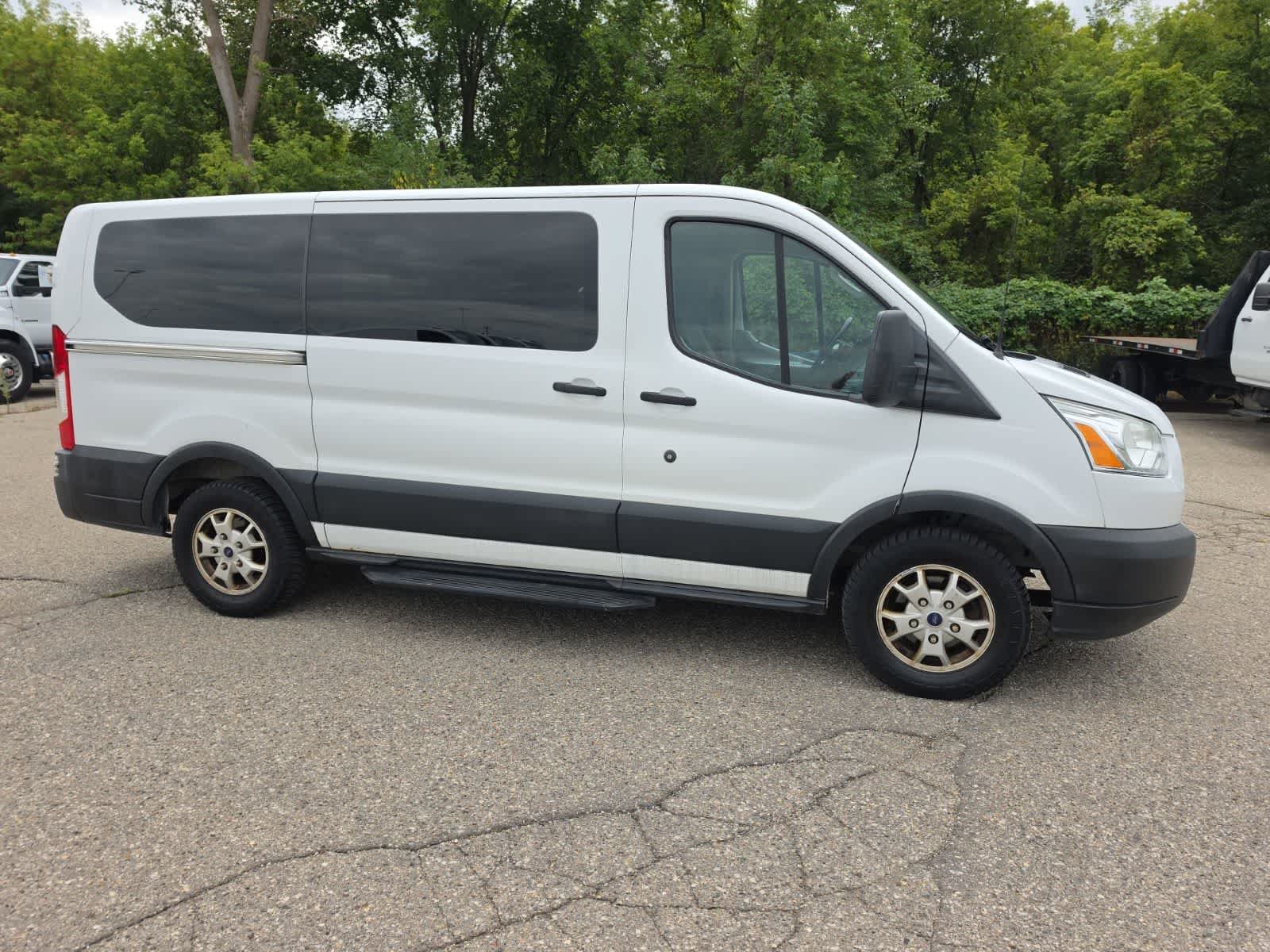Used 2016 Ford Transit 150 XLT RWD image 6
