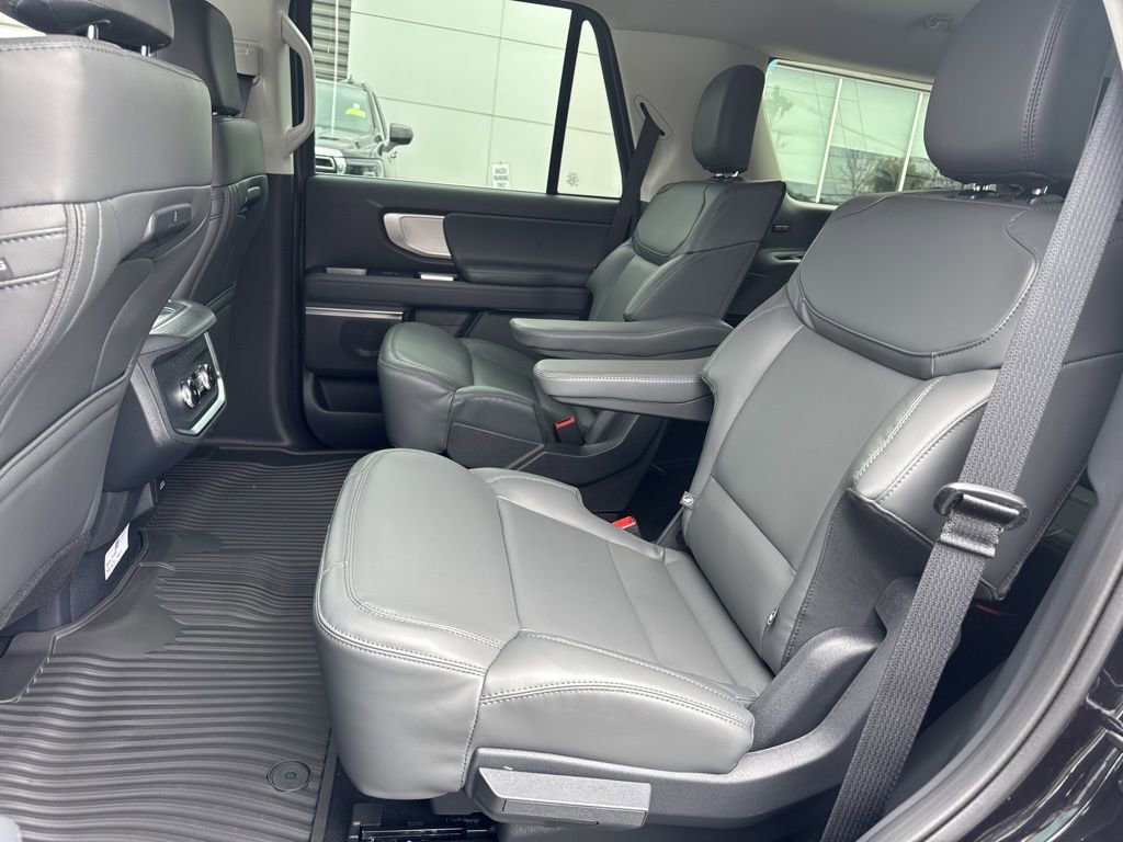 New 2026 Ford Expedition Active image 20