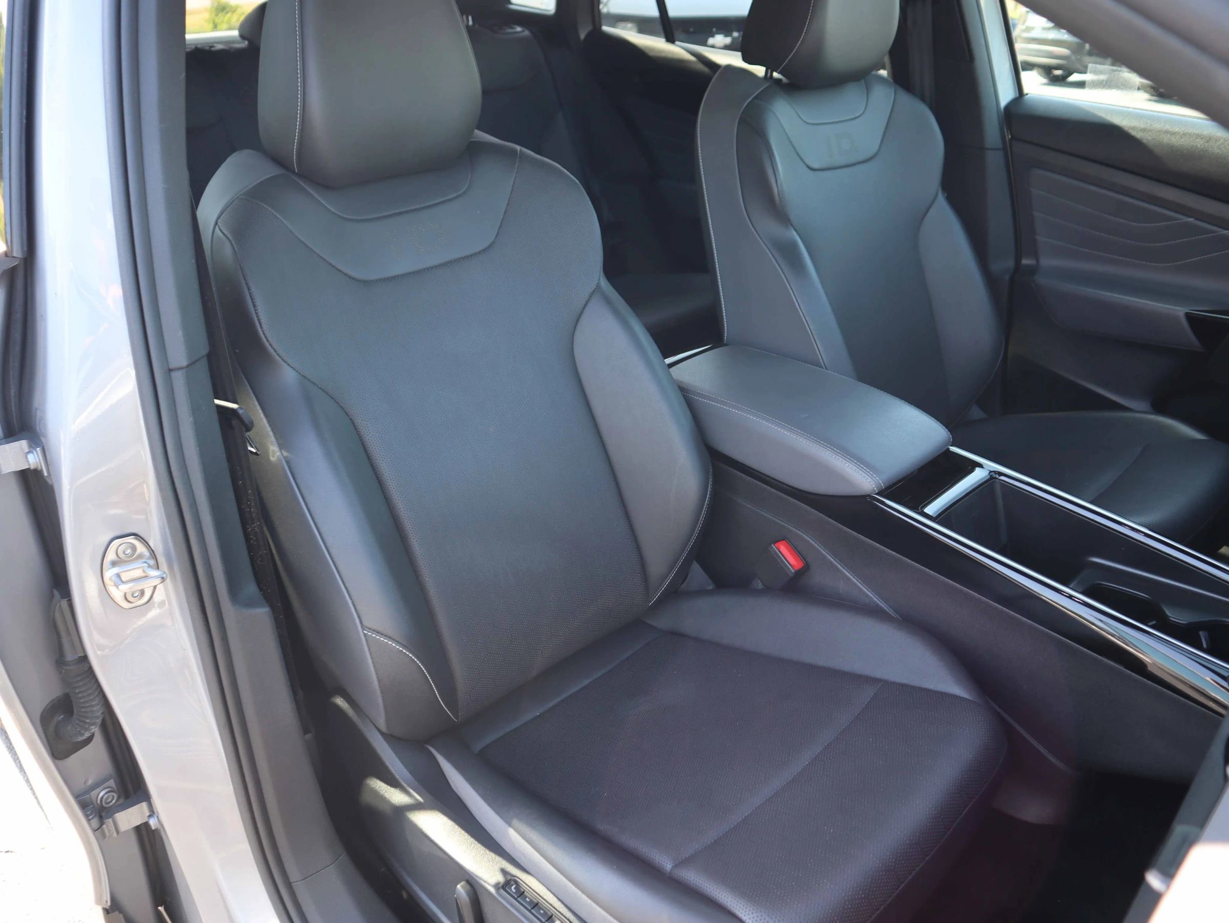 Used 2023 Volkswagen ID.4 S RWD image 5