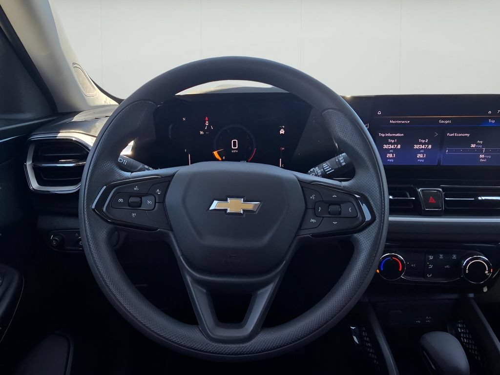 Used 2025 Chevrolet TrailBlazer LT AWD/4WD image 13