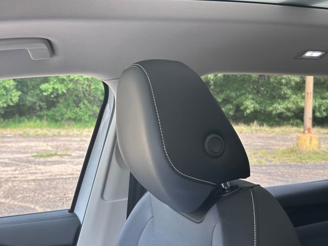 New 2026 Volkswagen Tiguan SE FWD image 11