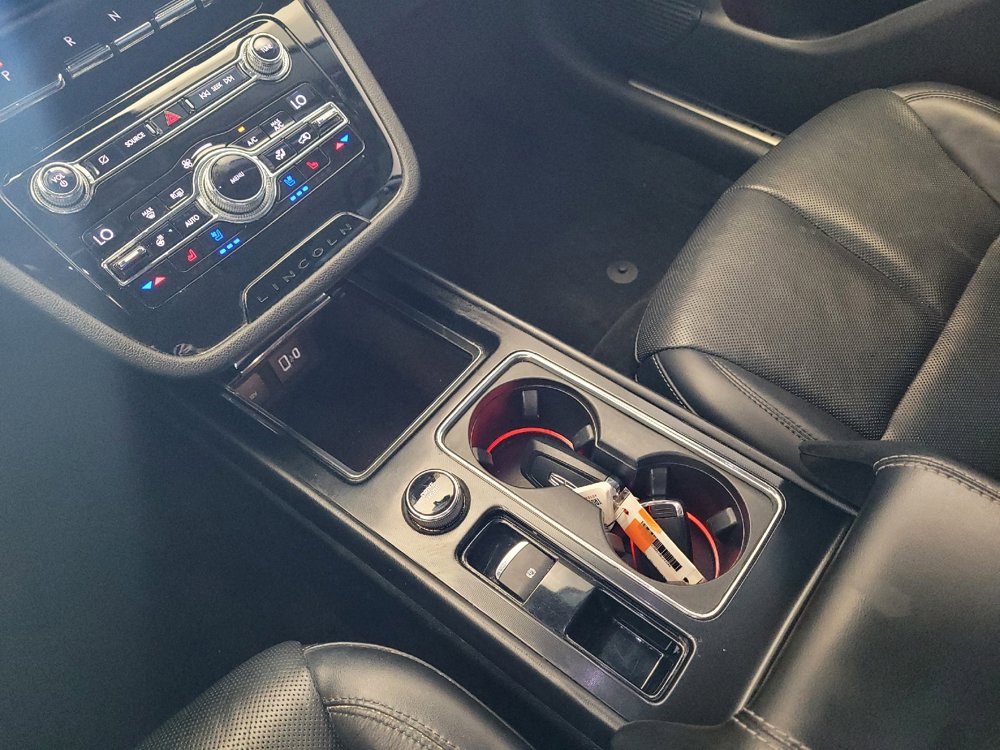 Used 2020 Lincoln Corsair FWD w/ Premium Package image 26