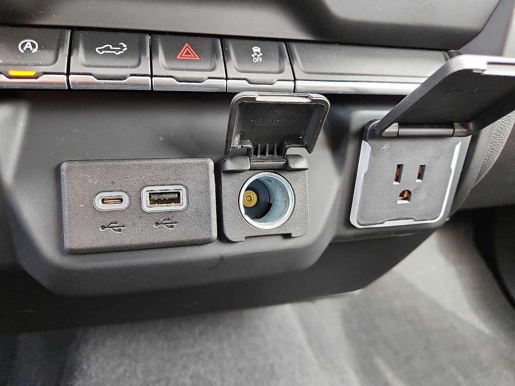 Used 2023 Chevrolet Silverado 1500 Custom AWD/4WD image 18