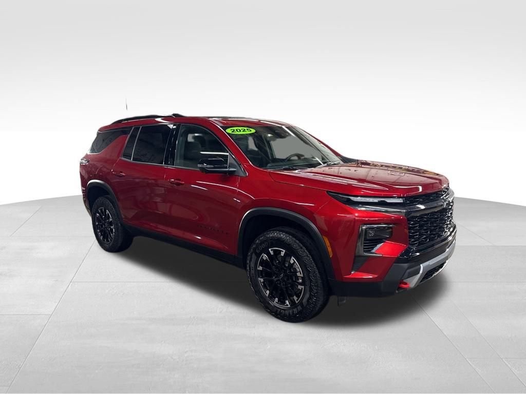 Used 2025 Chevrolet Traverse Z71 w/ Driver Confidence Package image 8