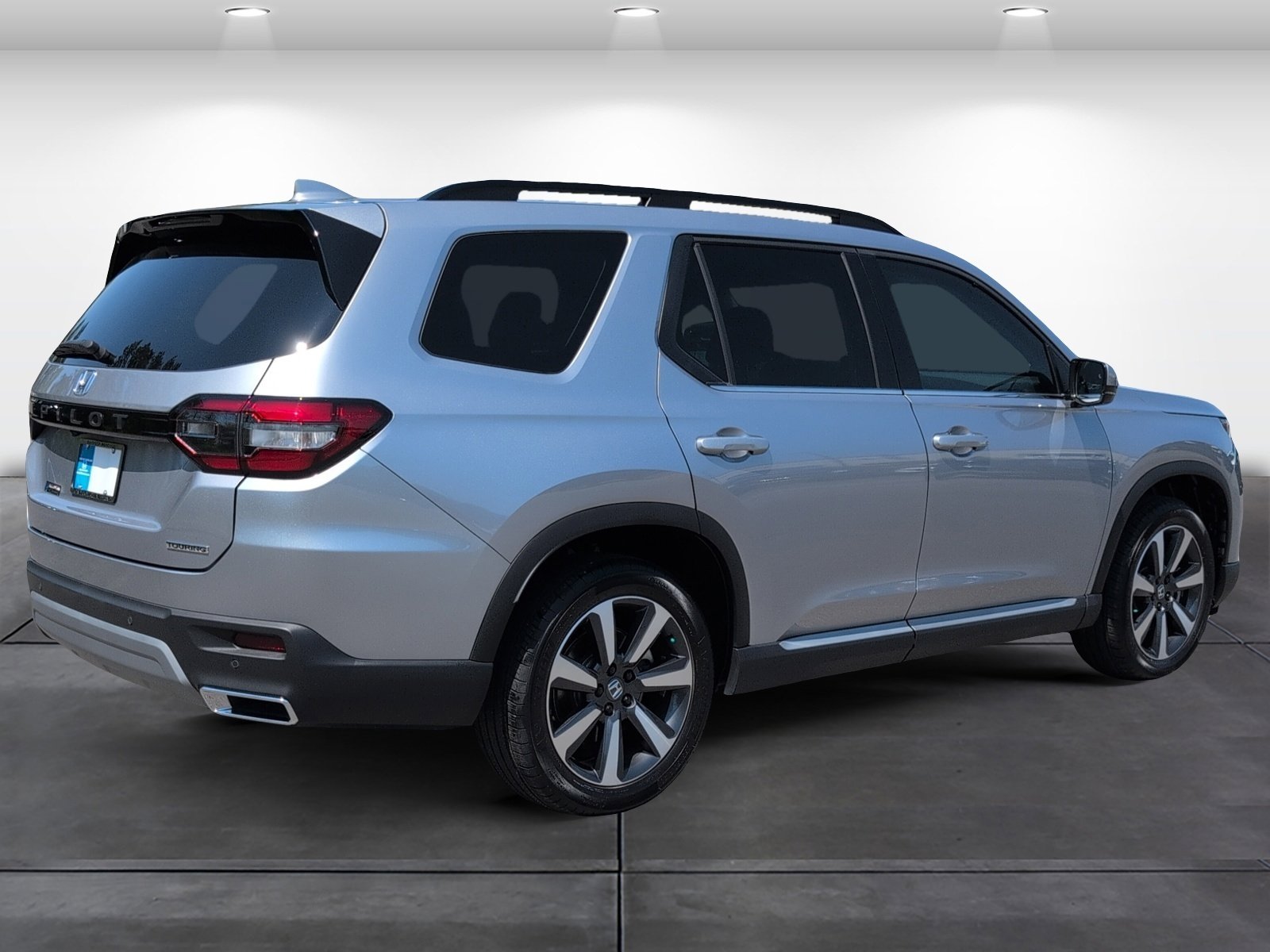Certified 2025 Honda Pilot Touring image 5