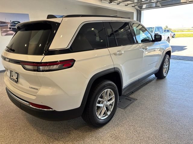 New 2026 Jeep Grand Cherokee Laredo X AWD/4WD image 3