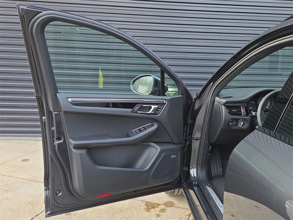 New 2026 Porsche Macan S image 6