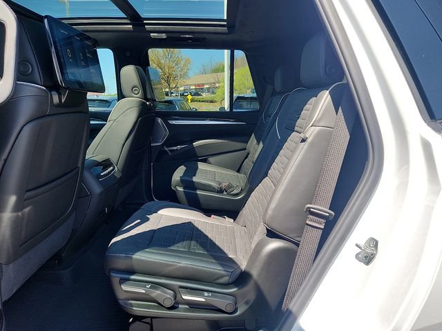 Used 2026 Cadillac Escalade V w/ LPO, Floor Liner Package AWD/4WD image 10
