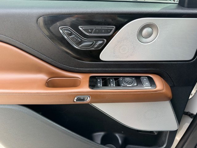 Used 2024 Lincoln Aviator Reserve w/ Equipment Group 201A AWD/4WD image 31