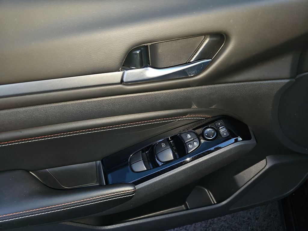 Used 2023 Nissan Altima 2.5 SR w/ SR Premium Package image 30