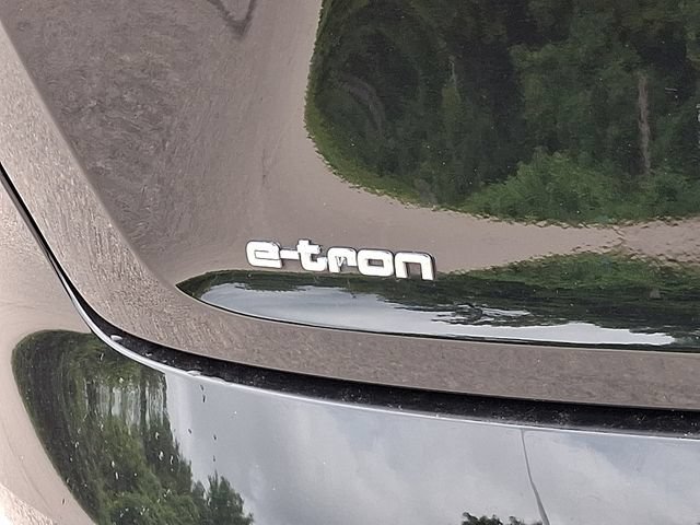 Used 2023 Audi e-tron Premium AWD/4WD image 34