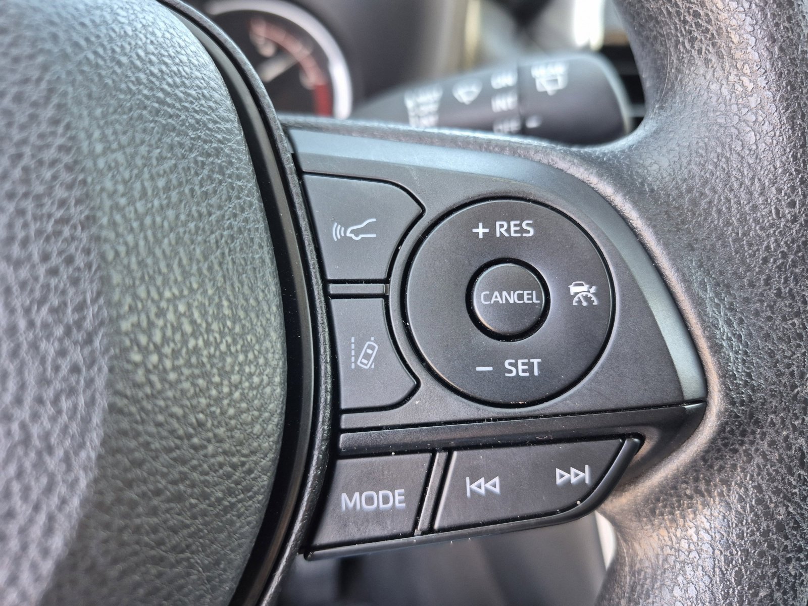 Certified 2023 Toyota RAV4 LE AWD/4WD image 26
