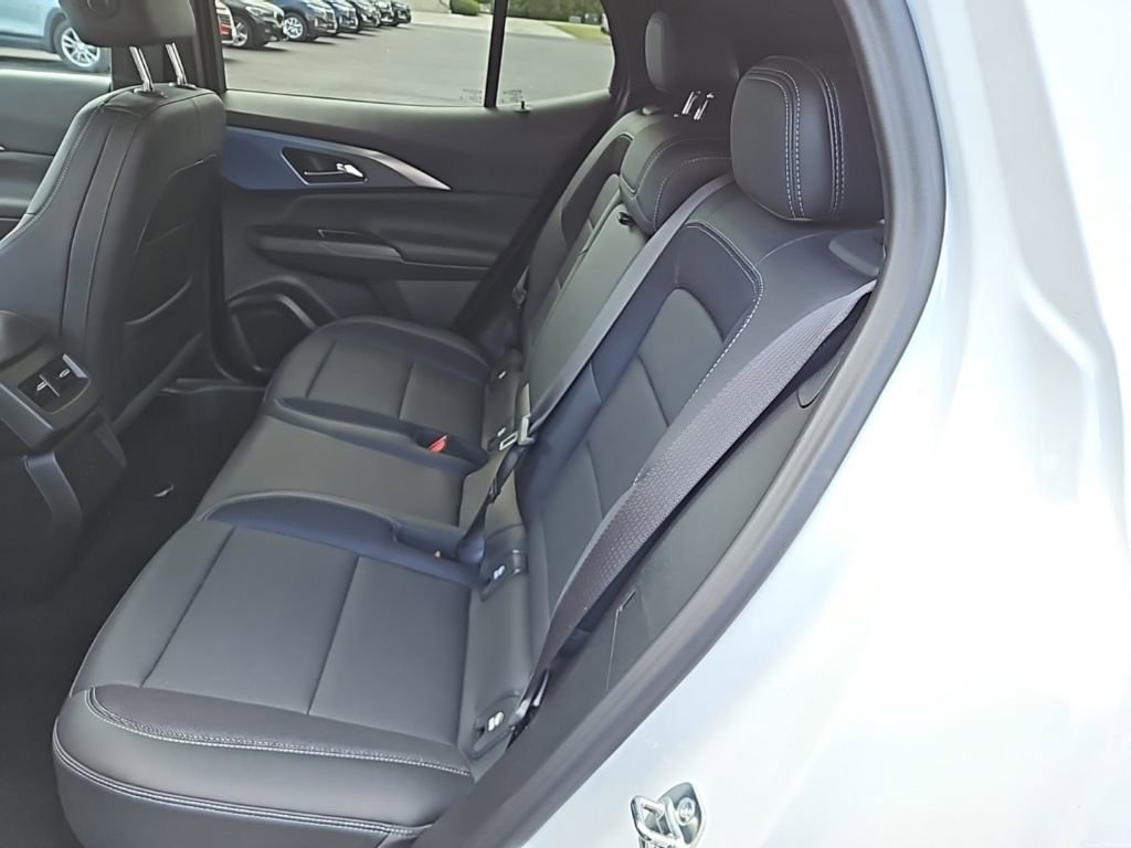 Used 2025 Chevrolet Equinox EV LT w/ Convenience Package image 21