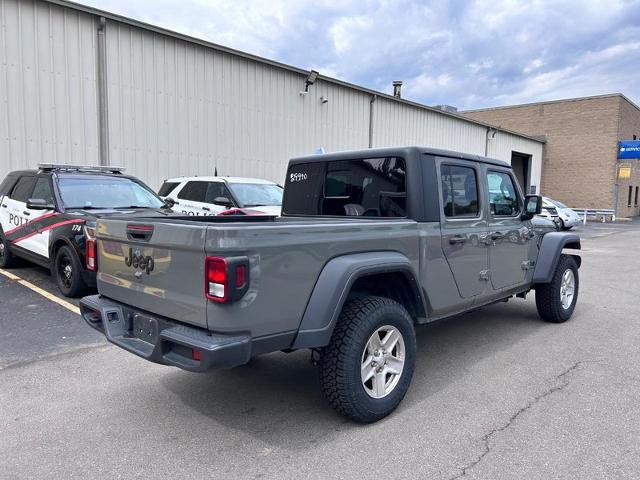 Used 2023 Jeep Gladiator Sport image 5
