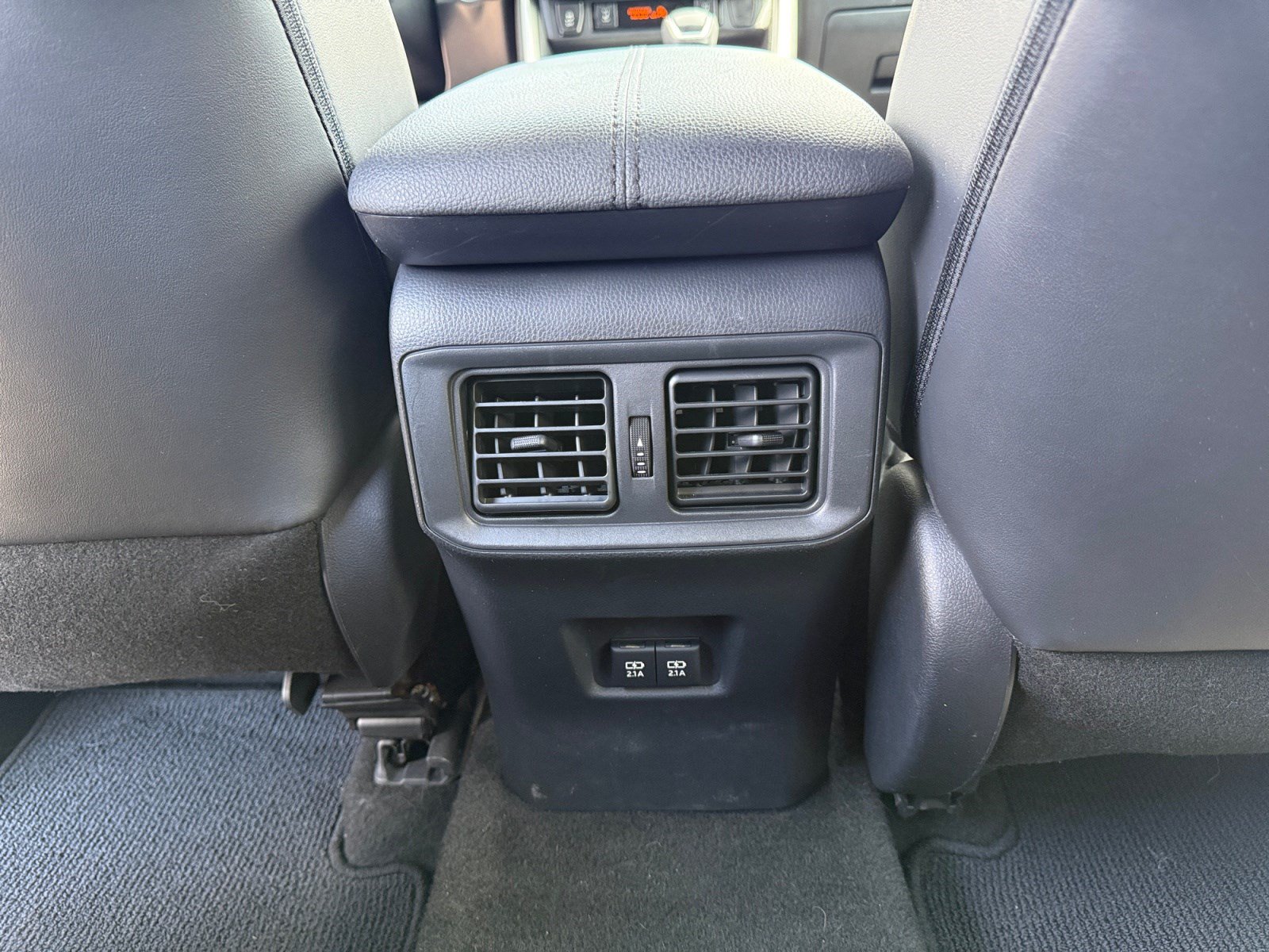 Used 2019 Toyota RAV4 XSE AWD/4WD image 30