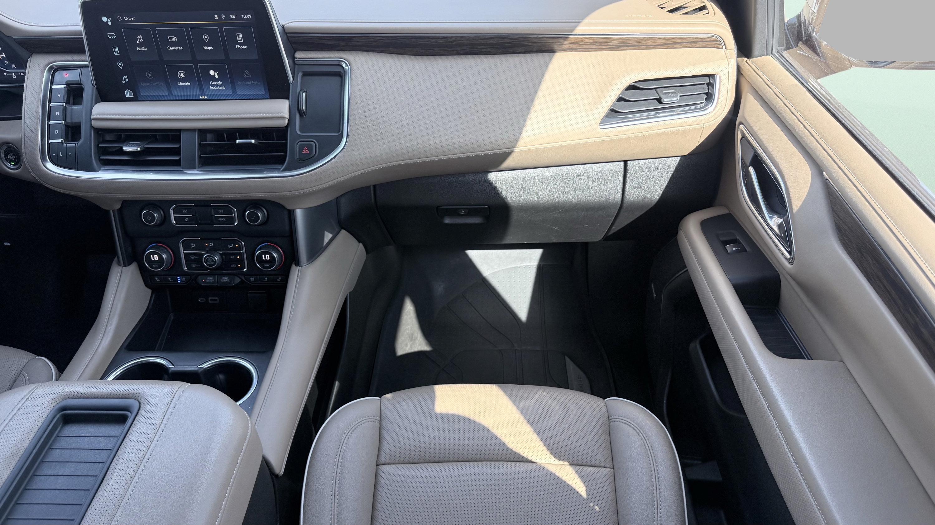 Used 2023 Chevrolet Tahoe Premier w/ Premium Package RWD image 56
