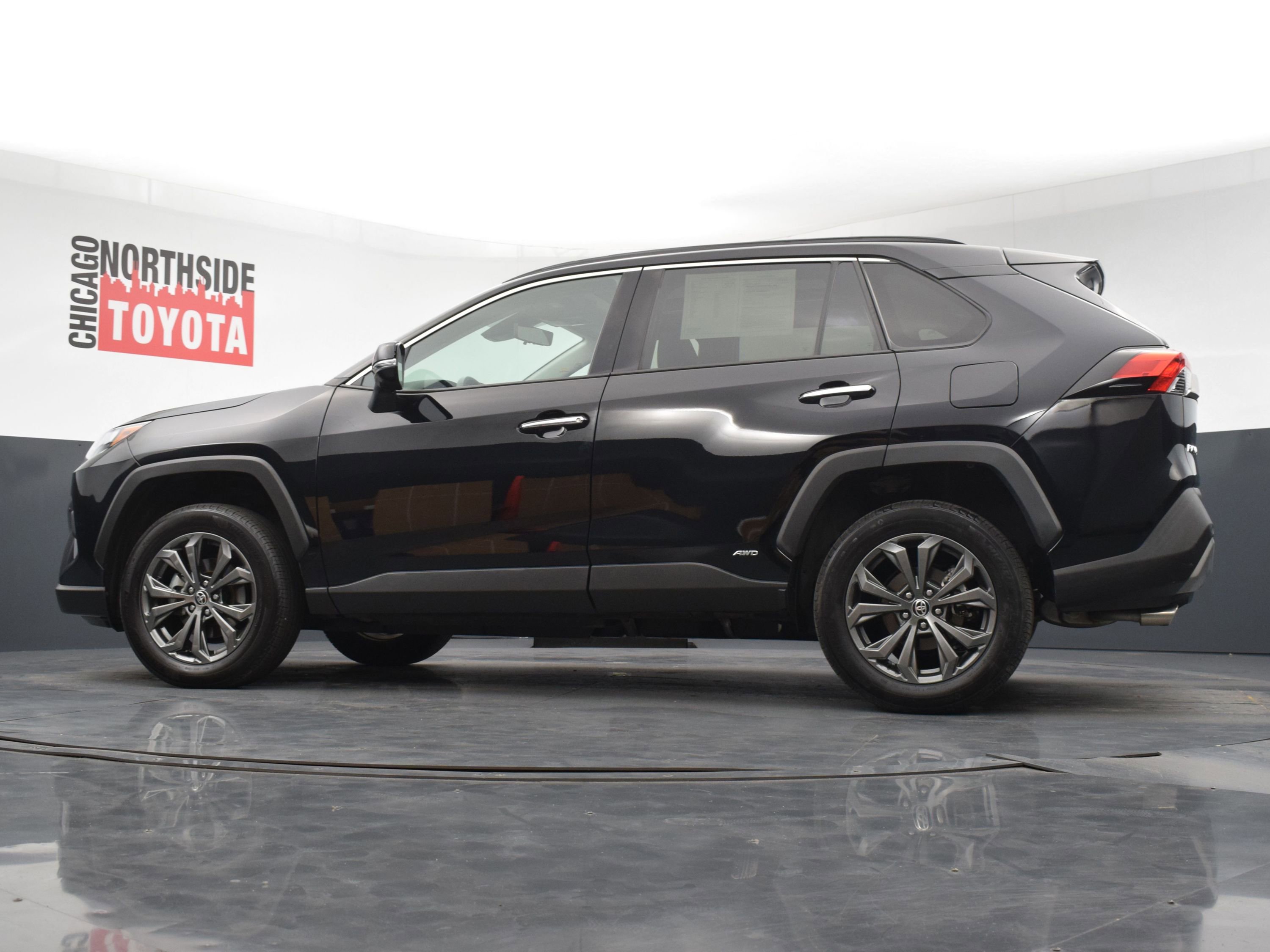 Used 2024 Toyota RAV4 Limited w/ Advanced Technology Package AWD/4WD image 35