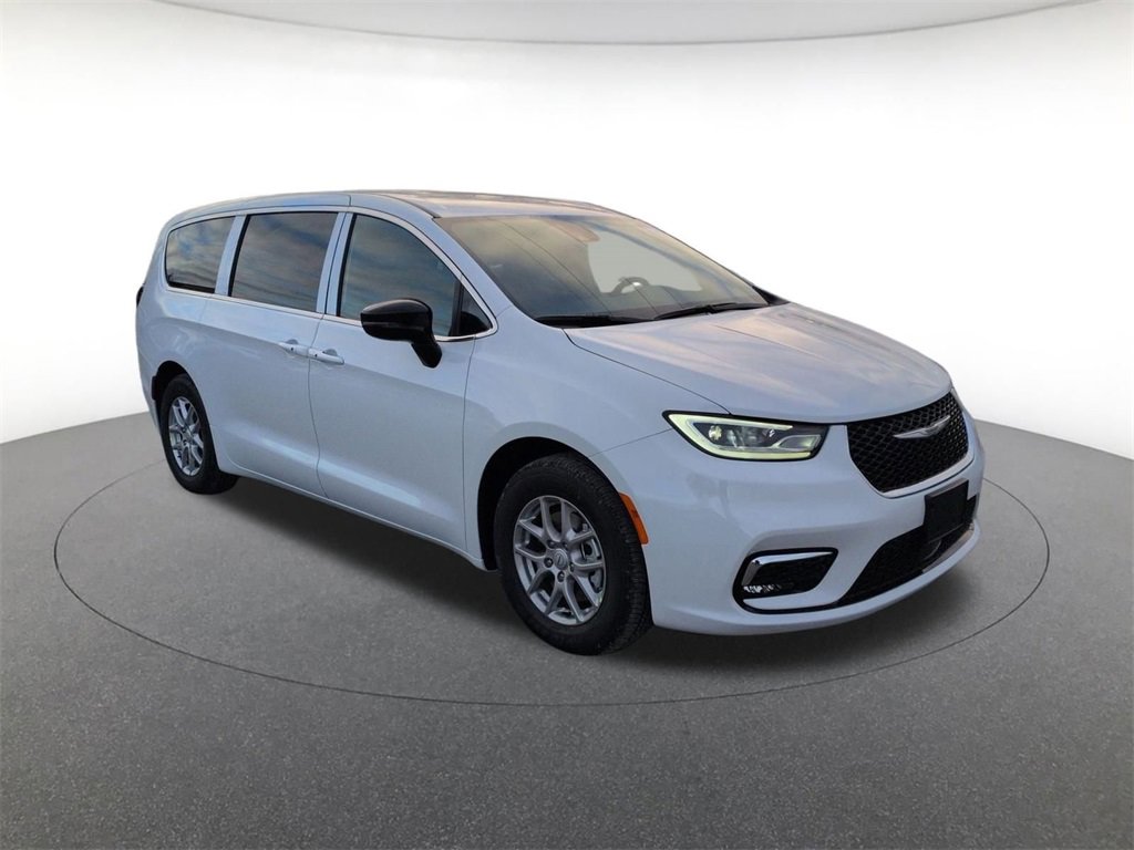 New 2026 Chrysler Pacifica Select