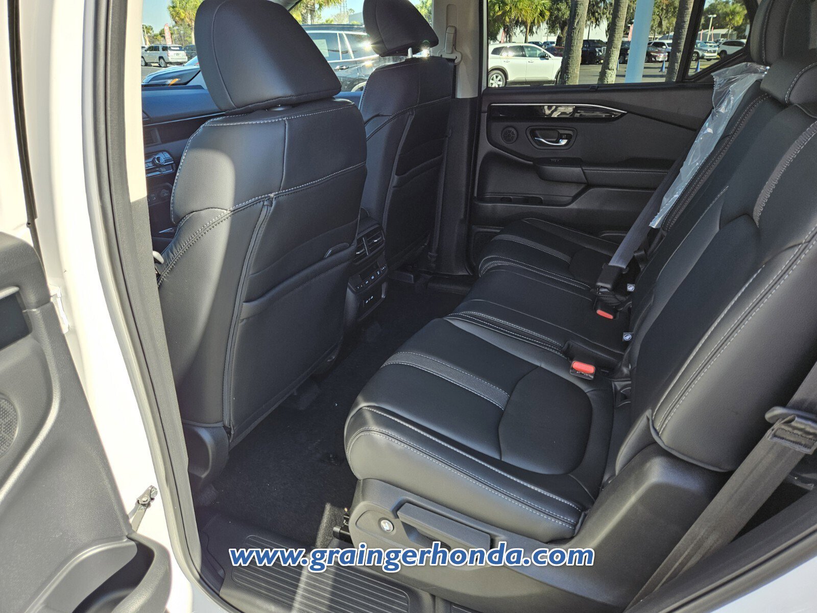 New 2025 Honda Pilot EX-L image 10