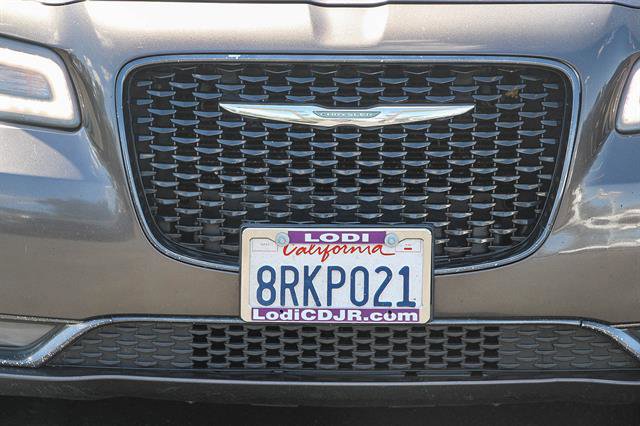 Used 2018 Chrysler 300 S image 7