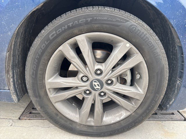 Used 2017 Hyundai Elantra SE image 18