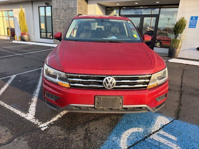 Used 2019 Volkswagen Tiguan SE w/ Panoramic Sunroof Package image 2