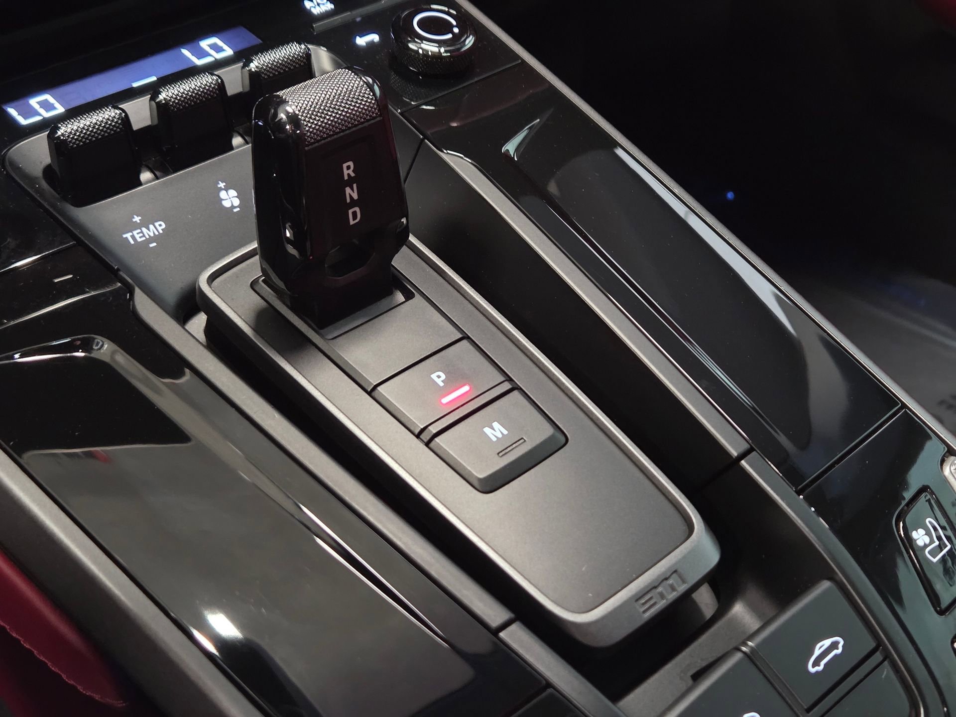 Used 2025 Porsche 911 Carrera RWD image 23