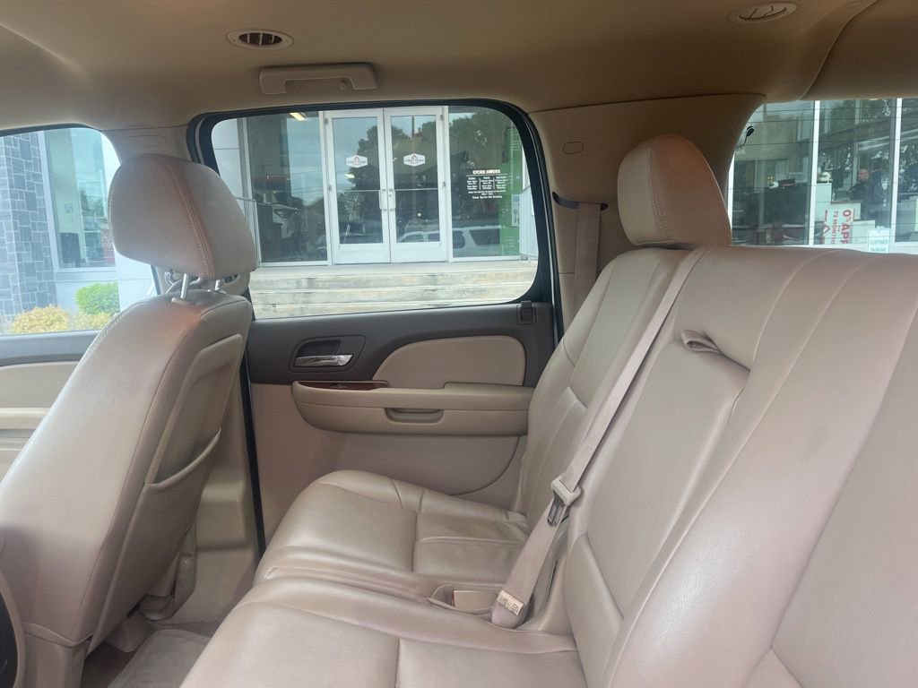 Used 2011 Chevrolet Suburban LS RWD image 10