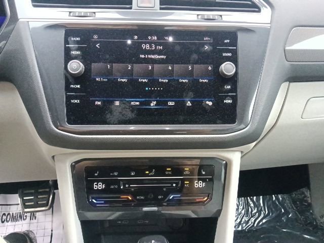 Used 2023 Volkswagen Tiguan SE R-Line image 22