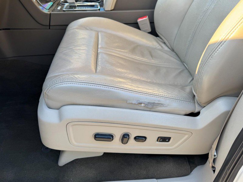 Used 2015 Lincoln Navigator L 4WD image 16