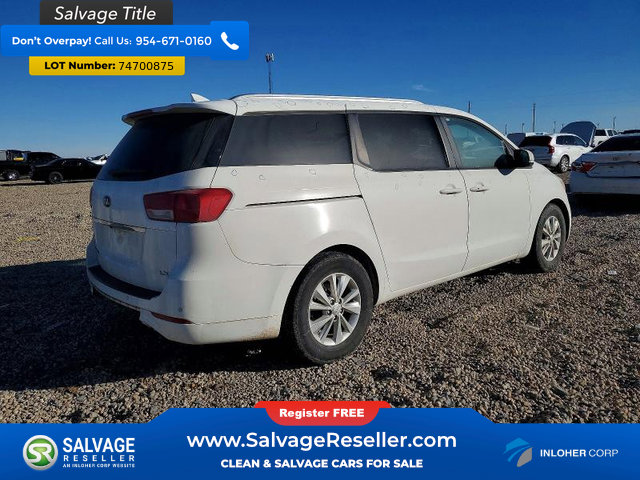 Used 2017 Kia Sedona LX w/ LX Essentials Premium Package FWD image 4