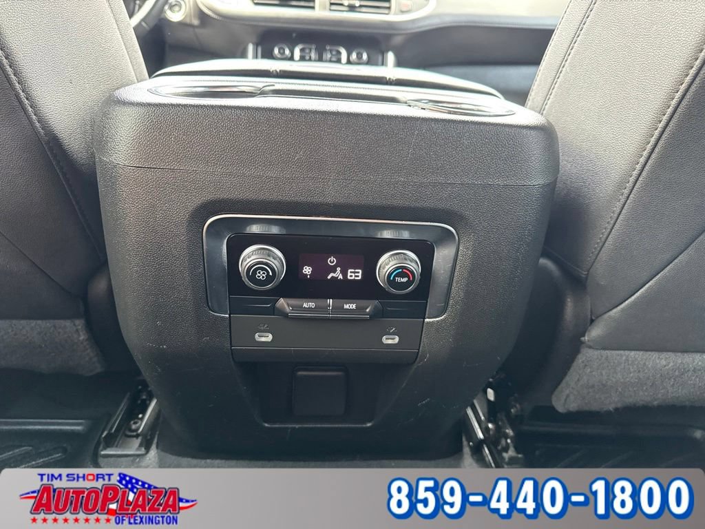 Used 2023 Chevrolet Suburban LT RWD image 34