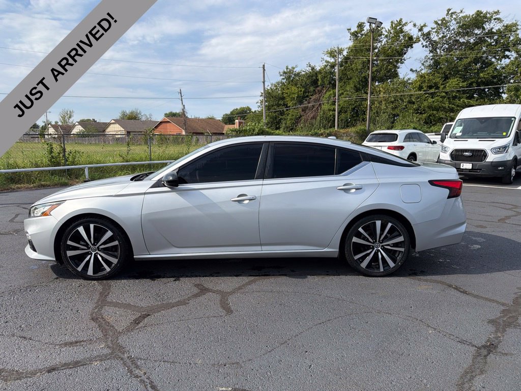 Used 2021 Nissan Altima 2.5 SR FWD image 8