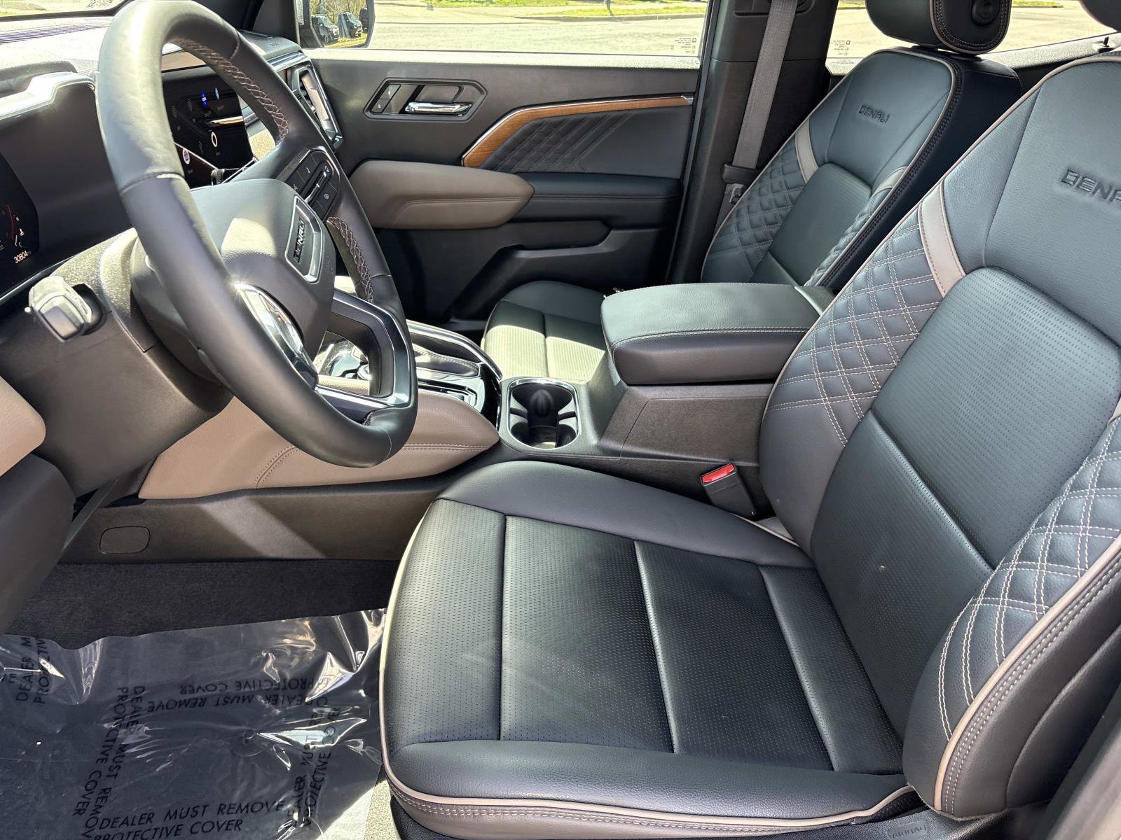 Certified 2024 GMC Canyon Denali image 15