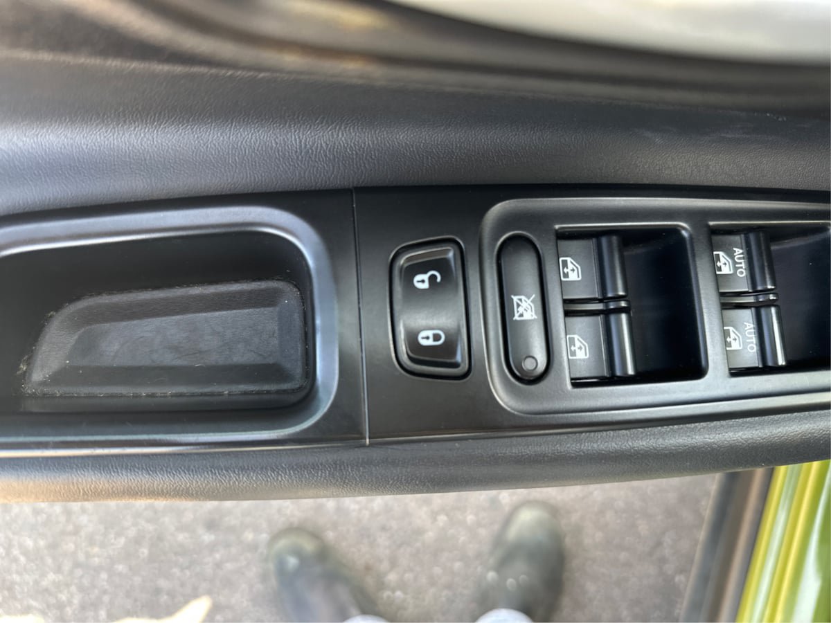 Used 2016 Jeep Renegade 75th Anniversary AWD/4WD image 11