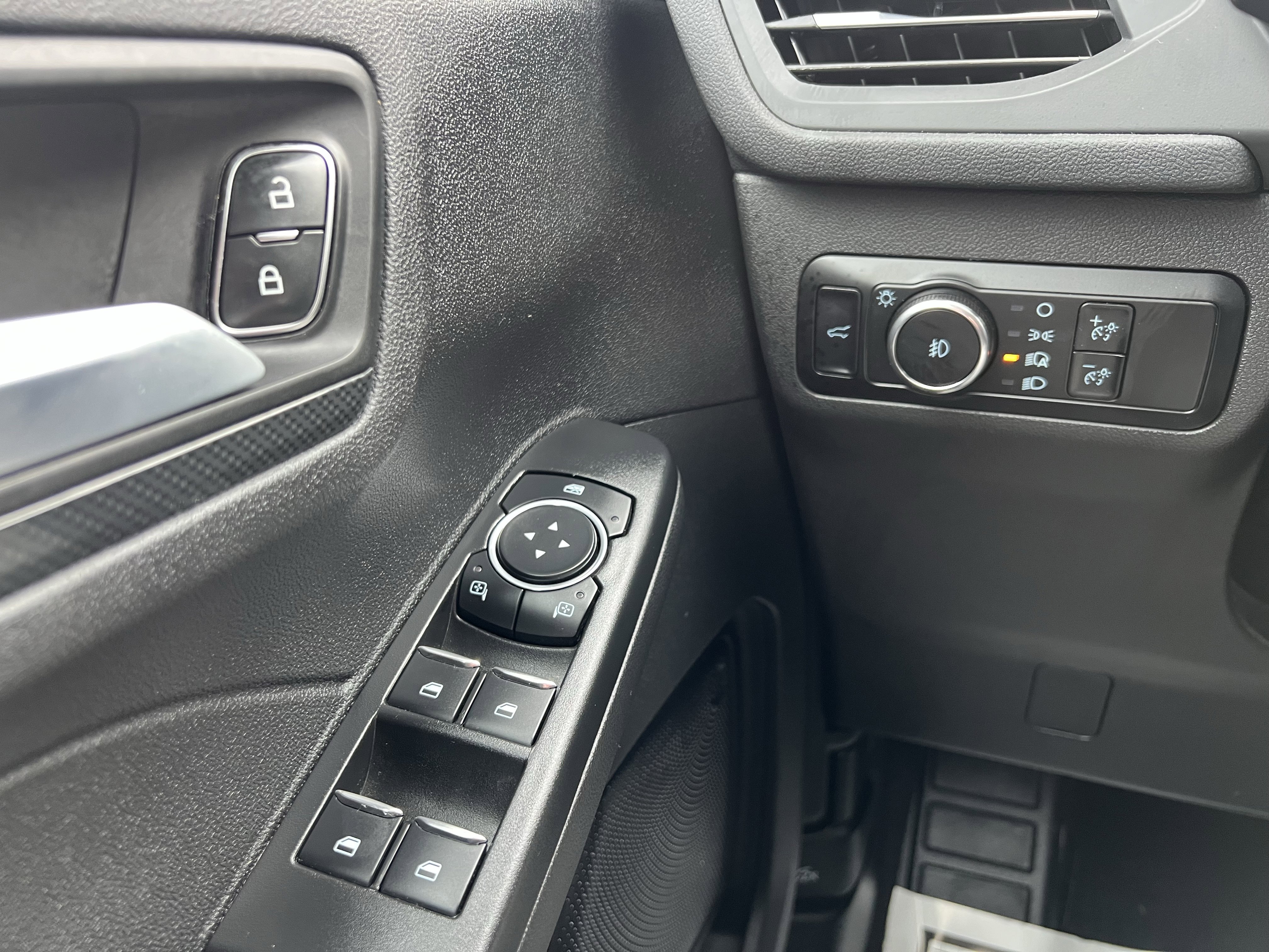 Used 2023 Ford Escape ST-Line Select w/ Tech Pack #1 image 38