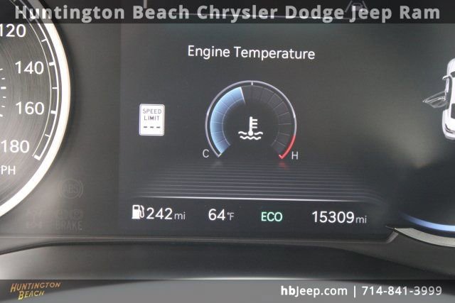 Used 2025 Genesis G70 2.5T image 21