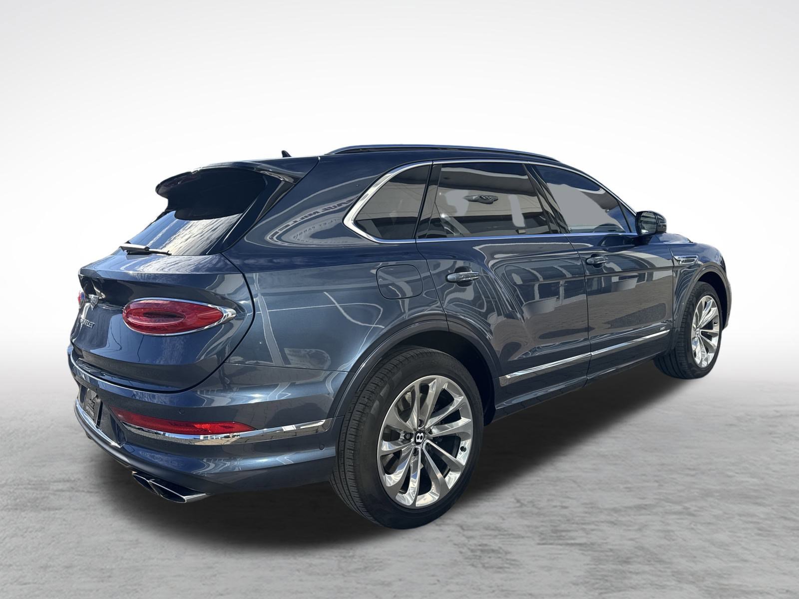 Used 2022 Bentley Bentayga V8 image 11