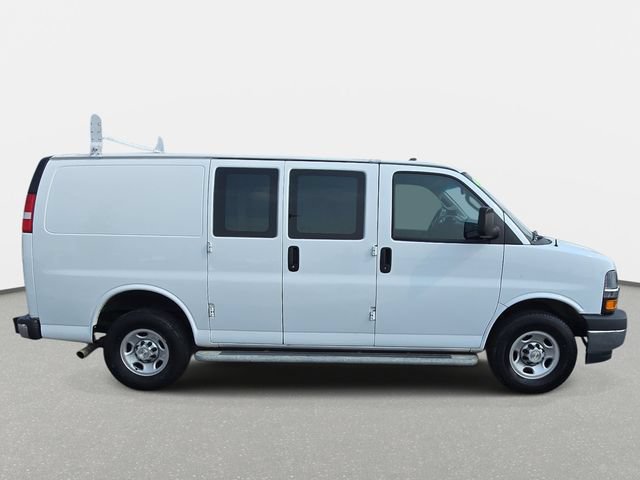 Used 2022 Chevrolet Express 2500 w/ Driver Convenience Package RWD image 4