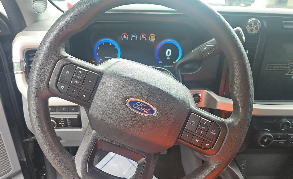 Used 2023 Ford F250 XLT w/ XLT Premium Package AWD/4WD image 11