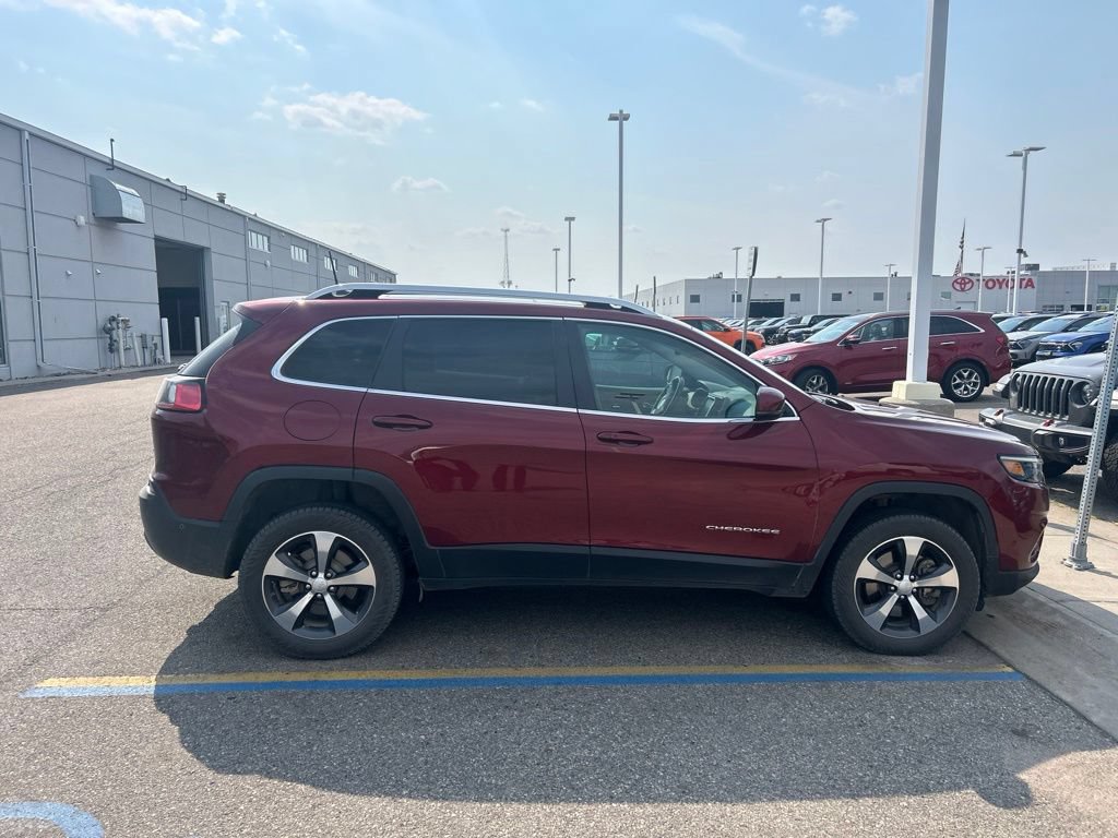 Used 2019 Jeep Cherokee Limited w/ Technology Group AWD/4WD image 8