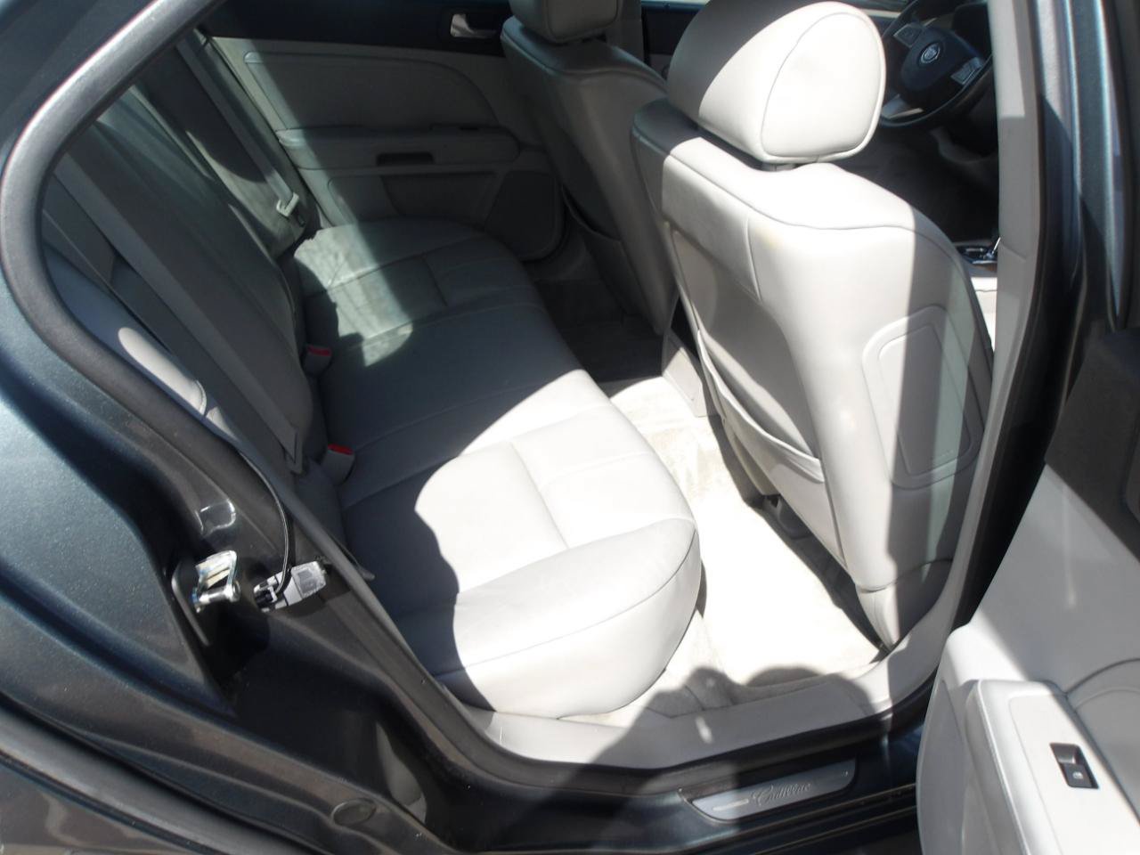 Used 2009 Cadillac STS w/ Wood Trim Package RWD image 8