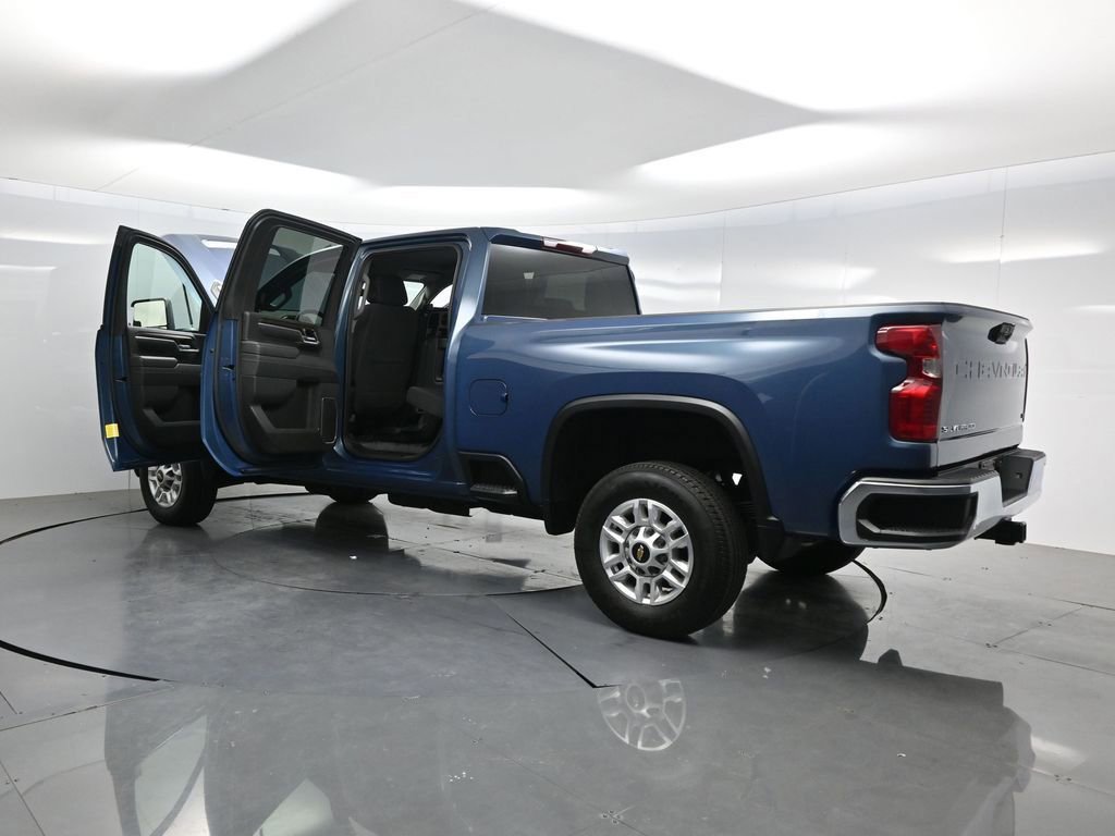 Used 2025 Chevrolet Silverado 2500 LT w/ Convenience Package image 44