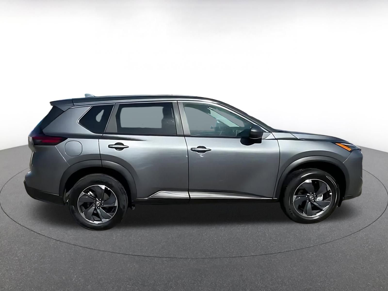 Used 2025 Nissan Rogue SV image 14