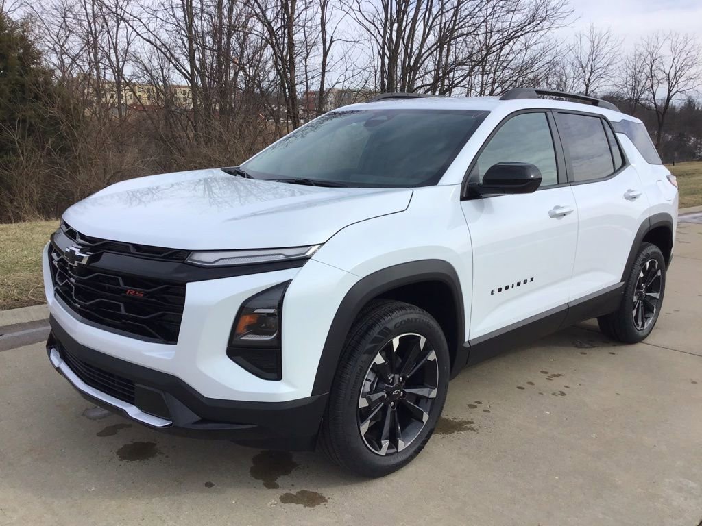 New 2026 Chevrolet Equinox RS image 3